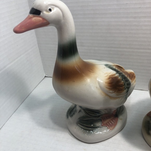 Vintage Porcelain Ceramic Geese Figurines~‎ Made in Brazil ~ 7.25" Tall - Picture 2 of 10
